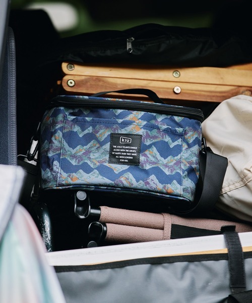 KiU（キウ）の「600D ソフトクーラーバッグ　5L（アウトドアグッズ・メンズ・レオパード/グレー系その他/ホワイト系その他/ブラック系その他/ブラック/カーキ/ブラック系その他2/ホワイト×ブルー/カラフル/ベージュ系その他/レッド系その他/ブルー系その他/ブルー系その他2/タイガーカモ/ブラック×カーキ/ブルー系その他3/ダークグリーン系/ベージュ系その他2/ホワイト系その他2・FREE）」の22枚目の写真