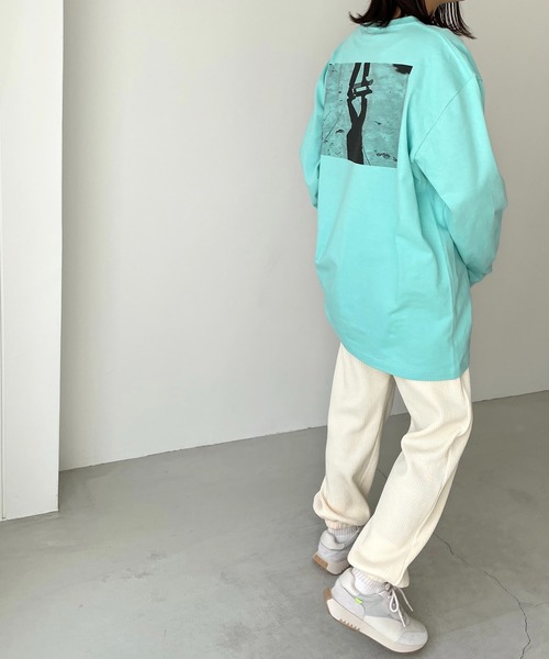 CANAL JEAN（キャナルジーン）の「1975 TOKYO(1975 トーキョー) "STREET PHOTO"ロングTシャツ（Tシャツ/カットソー・レディース・ホワイト/ライム/エメラルド・LARGE/X-LARGE）」の5枚目の写真