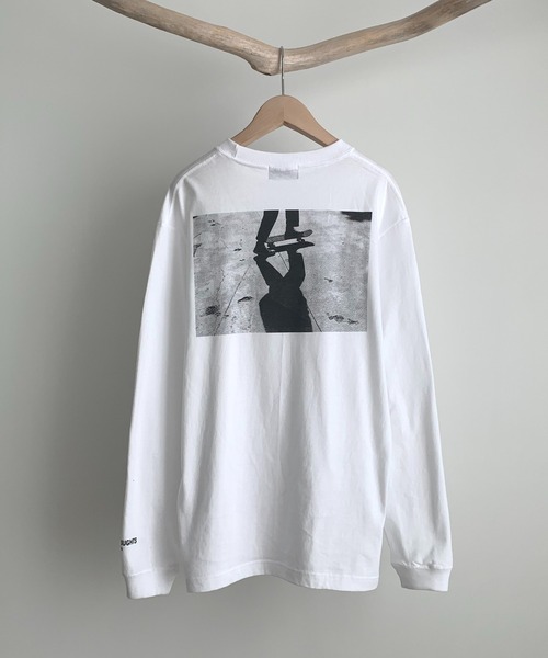 CANAL JEAN（キャナルジーン）の「1975 TOKYO(1975 トーキョー) "STREET PHOTO"ロングTシャツ（Tシャツ/カットソー・レディース・ホワイト/ライム/エメラルド・LARGE/X-LARGE）」の17枚目の写真