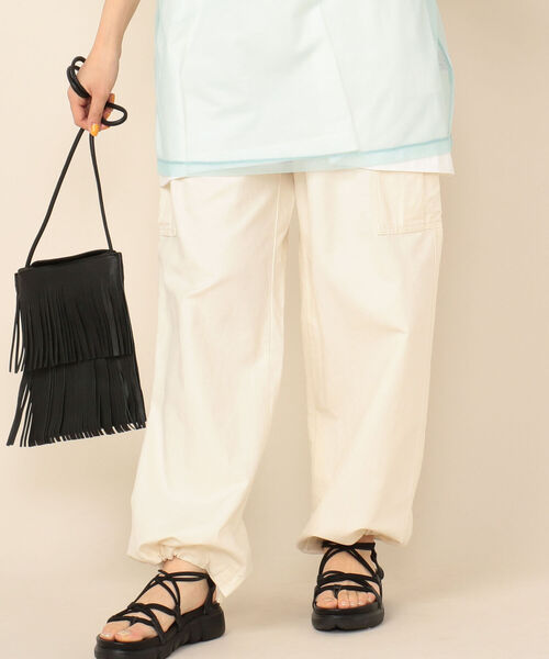 Rie Miller（リエミラー）の「ワイドシルエットカーゴパンツ（カーゴパンツ・レディース・オリーブ/キナリ・2/1）」の4枚目の写真