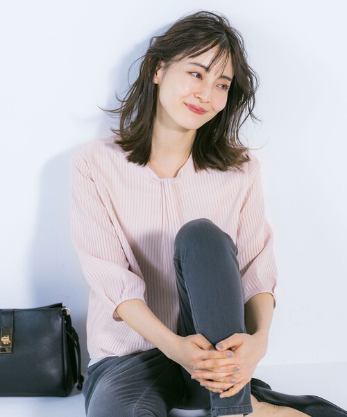 J.PRESS Ladies（J.プレス レディス）の「レイヤードボウタイ ストライプ カットソー（Tシャツ/カットソー・レディース・ベージュ系1/ピンク系1/スモーキーグリーン系1・SMALL）」の3枚目の写真