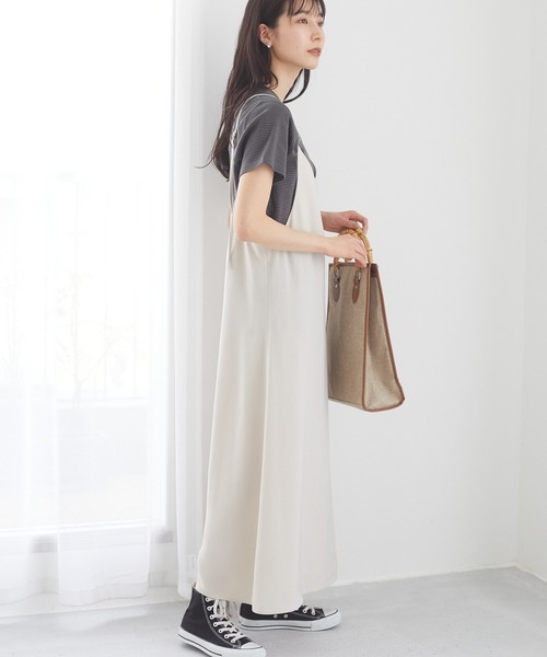 Green Parks(グリーンパークス)の「バックVネックキャミワンピース*(ワンピース・レディース・ブラック/ライトベージュ/パープル・FREE)」の2枚目の写真