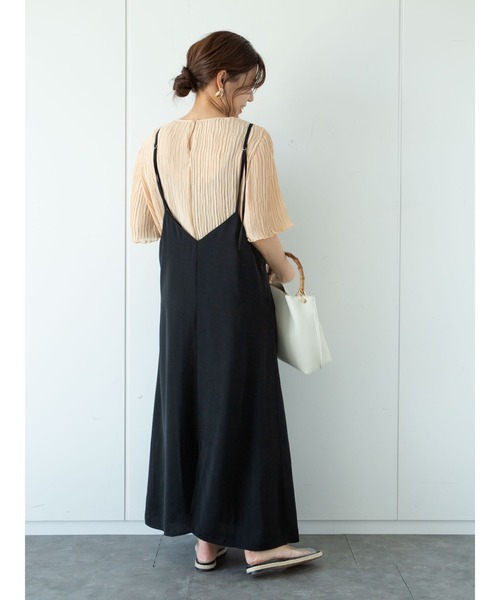 Green Parks(グリーンパークス)の「バックVネックキャミワンピース*(ワンピース・レディース・ブラック/ライトベージュ/パープル・FREE)」の11枚目の写真