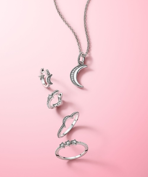 PANDORA（パンドラ）の「スパークリング クレセント ムーン