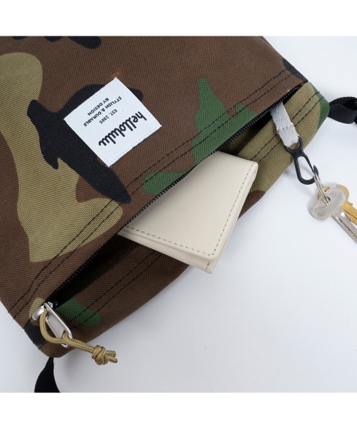hellolulu（ハロルル）の「hellolulu CANA CAMO Compact Utility Bag － 731479（ショルダーバッグ・レディース・カモフラージュ・ONE）」の7枚目の写真