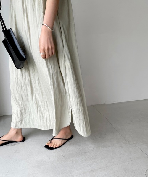 CANAL JEAN(キャナルジーン)の「via j(ヴィアジェイ) レーヨン混キャミロングワンピース(ワンピース・レディース・ブラック/カーキ・ONE SIZE)」の3枚目の写真