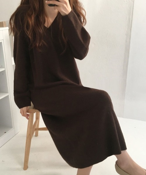meJane(ミージェーン)の「シンプルVネックニットワンピース【ZOZOTOWN限定】(ワンピース・レディース・ベージュ/ブラウン/ブルー・FREE)」の5枚目の写真