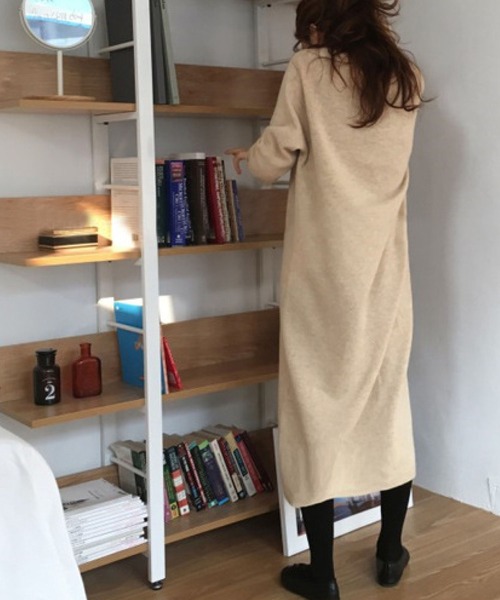meJane(ミージェーン)の「シンプルVネックニットワンピース【ZOZOTOWN限定】(ワンピース・レディース・ベージュ/ブラウン/ブルー・FREE)」の12枚目の写真