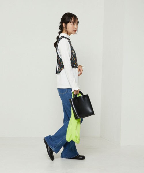 FREAK'S STORE（フリークスストア）の「花柄ベスト（ベスト・レディース・ブラック/サックスブルー・ﾌﾘ-）」の14枚目の写真