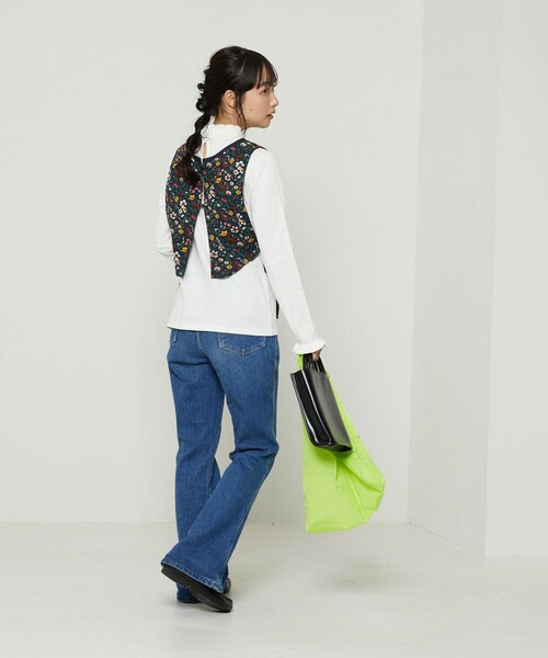 FREAK'S STORE（フリークスストア）の「花柄ベスト（ベスト・レディース・ブラック/サックスブルー・ﾌﾘ-）」の15枚目の写真