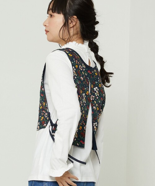 FREAK'S STORE（フリークスストア）の「花柄ベスト（ベスト・レディース・ブラック/サックスブルー・ﾌﾘ-）」の16枚目の写真