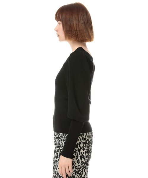 SLY(スライ)の「SQUARE N/C PUFF SLEEVE TOPS/スクエアネックパフスリーブトップス(ニット/セーター・レディース・ブラック/ブラウン/オレンジ/アイボリー・FREE)」の9枚目の写真