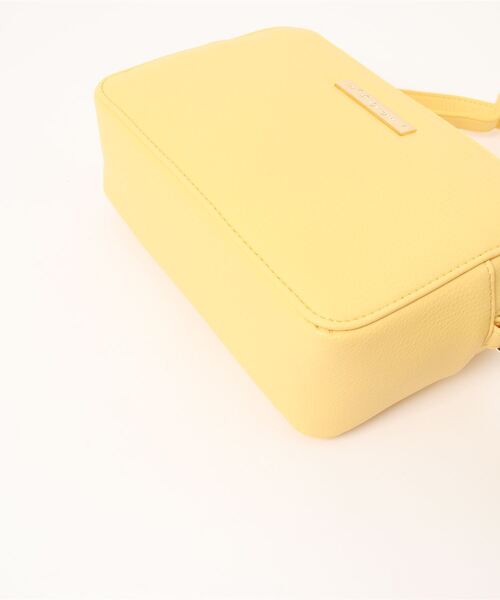 To b. by agnes b.（トゥービーバイアニエスベー）の「WQ85 SAC ポシェット（ショルダーバッグ・レディース・イエロー・UNI）」の9枚目の写真
