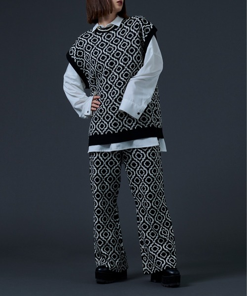 Ellno Loset（エルノロゼット）の「2WAY柄ニットベスト（ベスト・メンズ・パープル/ブラック・MEDIUM/LARGE）」の13枚目の写真