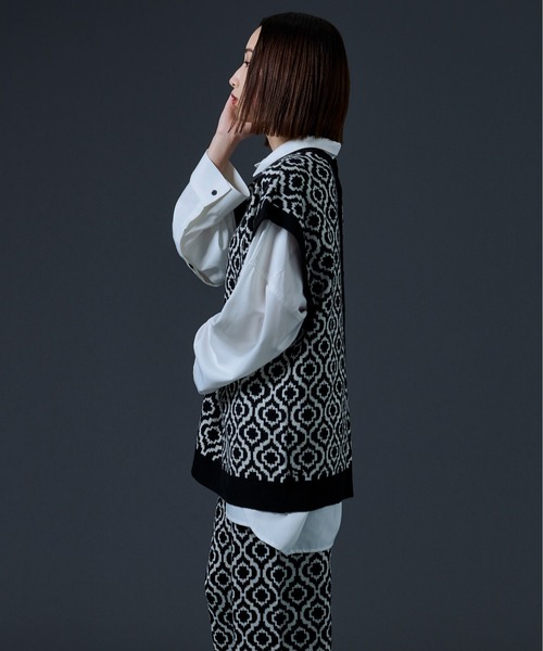 Ellno Loset（エルノロゼット）の「2WAY柄ニットベスト（ベスト・メンズ・パープル/ブラック・MEDIUM/LARGE）」の12枚目の写真