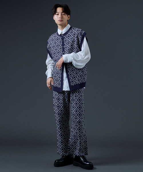 Ellno Loset（エルノロゼット）の「2WAY柄ニットベスト（ベスト・メンズ・パープル/ブラック・MEDIUM/LARGE）」の16枚目の写真