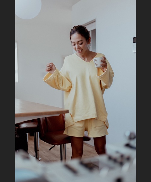 Ocean Pacific（オーシャンパシフィック）の「【OP:オーピー】レディースVネックスウェットプルオーバー（スウェット・レディース・ベージュ/イエロー/グリーン・MEDIUM）」の2枚目の写真