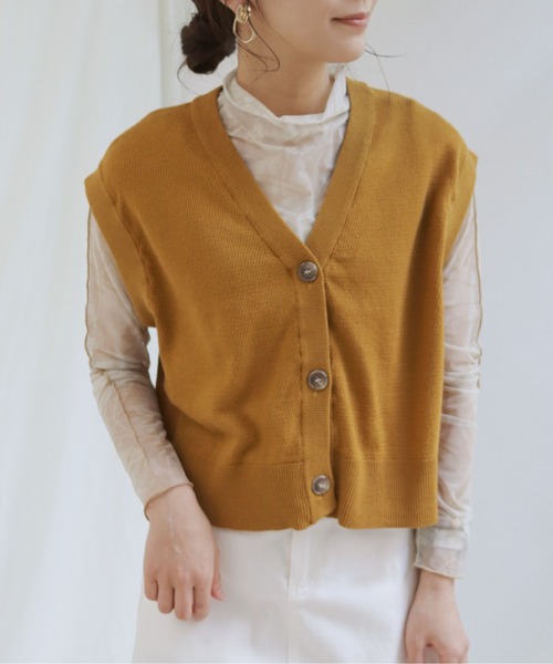 HER CLOSET(ハークローゼット)の「【shemoshelly】ショート丈深Vネックニットベスト(ベスト・レディース・ブラック/テラコッタ/アイボリー/マスタード・M)」の4枚目の写真