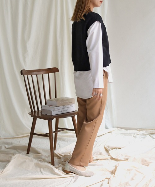 HER CLOSET(ハークローゼット)の「【shemoshelly】ショート丈深Vネックニットベスト(ベスト・レディース・ブラック/テラコッタ/アイボリー/マスタード・M)」の17枚目の写真