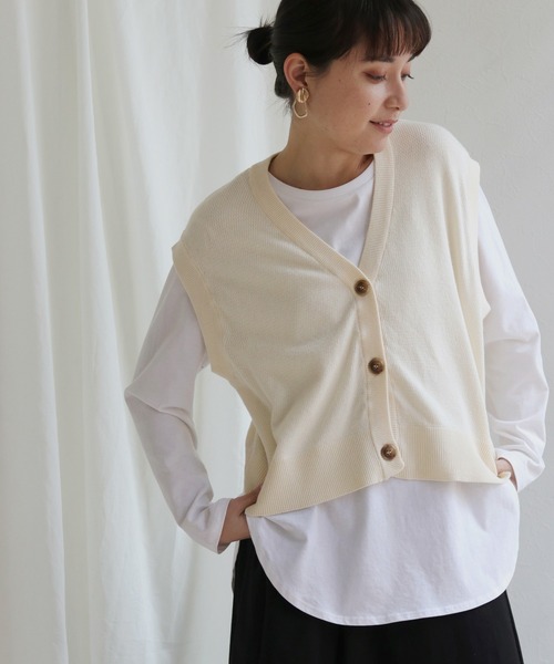 HER CLOSET(ハークローゼット)の「【shemoshelly】ショート丈深Vネックニットベスト(ベスト・レディース・ブラック/テラコッタ/アイボリー/マスタード・M)」の5枚目の写真