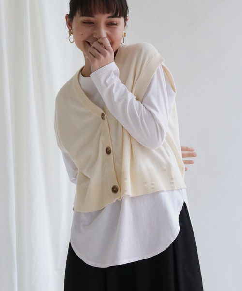 HER CLOSET(ハークローゼット)の「【shemoshelly】ショート丈深Vネックニットベスト(ベスト・レディース・ブラック/テラコッタ/アイボリー/マスタード・M)」の11枚目の写真