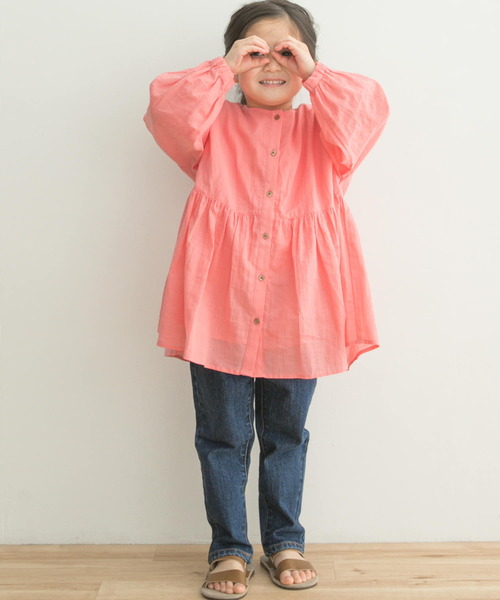 URBAN RESEARCH DOORS（アーバンリサーチドアーズ）の「『親子リンク』コットンボイル2WAYブラウス(KIDS)（シャツ/ブラウス・キッズ・ピンク/ベージュ系その他・120/105/135）」の5枚目の写真