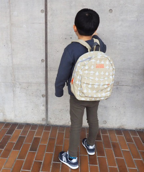 MOMENTUM（モメンタム）の「戦闘機リュック（バックパック/リュック・キッズ・ネイビー/ベージュ/カーキ・ONE SIZE）」の2枚目の写真