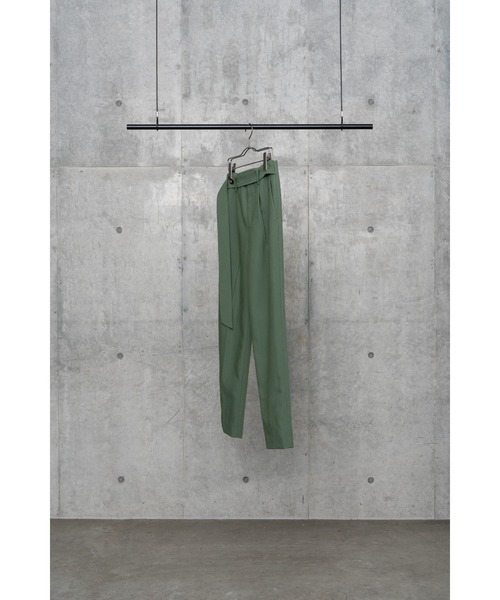 LA PEAU DE GEM（ラポドゥジェム）の「【LA PEAU DE GEM】ベルトスラックステーパードパンツ（スラックス・レディース・ブルー/グリーン・M/S）」の8枚目の写真