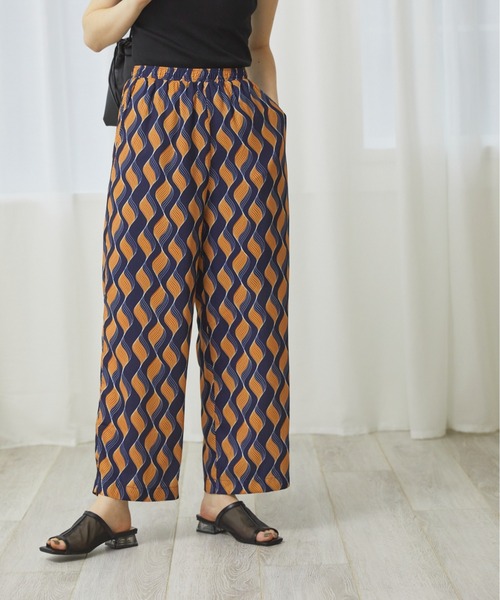 ANGIE（アンジー）の「プリントイージーパンツ（その他パンツ・レディース・グリーン/ネイビー/ピンク/ブルー・FREE）」の4枚目の写真