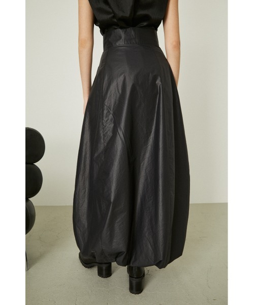 RIM.ARK（リムアーク）の「Glossy balloon SK（スカート・レディース・ライトカーキ/ブラック・38/36）」の6枚目の写真