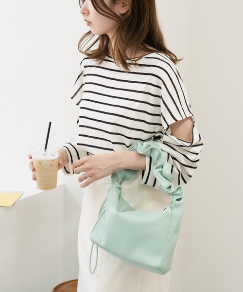 Kastane(カスタネ)の「【新色追加】カットアウトボーダーTee(Tシャツ/カットソー・レディース・ブラック/ピンク/ブルー/サックスブルー・FREE)」の14枚目の写真