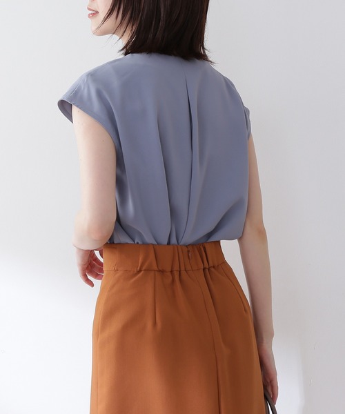 N.(N. Natural Beauty Basic)(エヌエヌナチュラルビューティーベーシック)の「【追加生産】◆アシンメトリーフリルブラウス(シャツ/ブラウス・レディース・オフホワイト/ドット/ブルー・MEDIUM)」の5枚目の写真