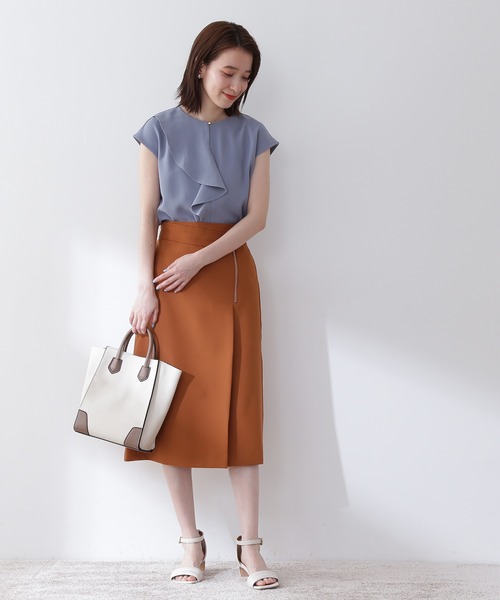 N.(N. Natural Beauty Basic)(エヌエヌナチュラルビューティーベーシック)の「【追加生産】◆アシンメトリーフリルブラウス(シャツ/ブラウス・レディース・オフホワイト/ドット/ブルー・MEDIUM)」の4枚目の写真