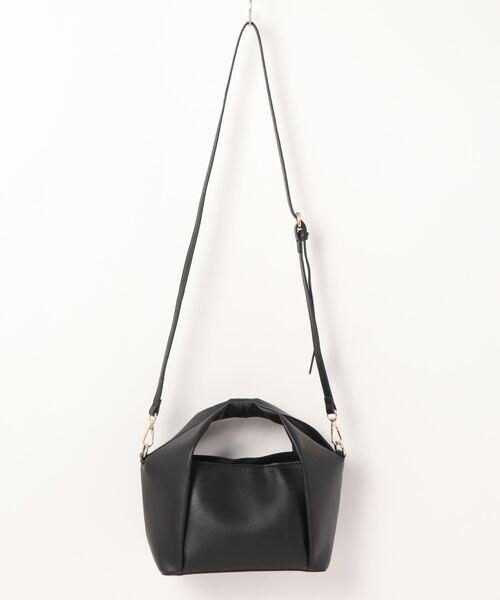 y/m by misato(イムバイミサト)の「フォルドハンドル2WAYショルダーBAG(ショルダーバッグ・レディース・ブラック/ベージュ・FREE)」の4枚目の写真