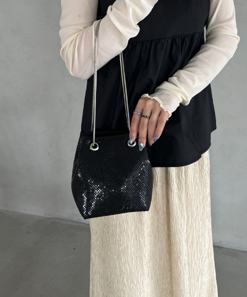 MYMOOD.(マイムード)の「glitter metallic shoulder Bag/グリッターメタリック巾着ショルダーバッグ パーティーバッグ(ショルダーバッグ・レディース・ブラック/シルバー・FREE)」の7枚目の写真