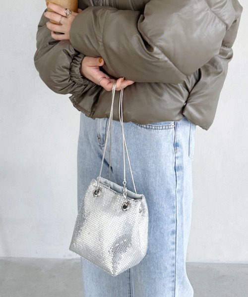 MYMOOD.(マイムード)の「glitter metallic shoulder Bag/グリッターメタリック巾着ショルダーバッグ パーティーバッグ(ショルダーバッグ・レディース・ブラック/シルバー・FREE)」の15枚目の写真