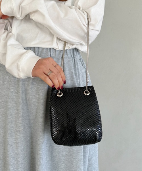 MYMOOD.(マイムード)の「glitter metallic shoulder Bag/グリッターメタリック巾着ショルダーバッグ パーティーバッグ(ショルダーバッグ・レディース・ブラック/シルバー・FREE)」の17枚目の写真