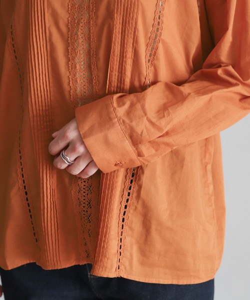 URBAN RESEARCH DOORS（アーバンリサーチドアーズ）の「フロントレースブラウス（Tシャツ/カットソー・レディース・ブラック/オフホワイト/オレンジ・MEDIUM）」の7枚目の写真