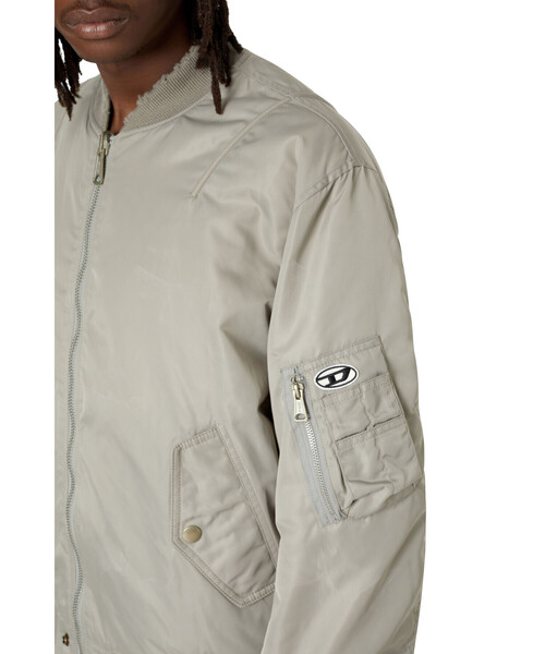 DIESEL（ディーゼル）の「メンズ  ジャケット ミリタリー（ブルゾン・メンズ・ブラック/ブラウン/グレー・SMALL/MEDIUM/LARGE/X-LARGE/XX-LARGE/X-SMALL）」の20枚目の写真