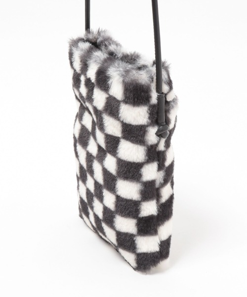 LEPSIM（レプシィム）の「アソートスマホショルダー　344203（ショルダーバッグ・レディース・ブラウン/アイボリー/チェック・ONE SIZE）」の14枚目の写真