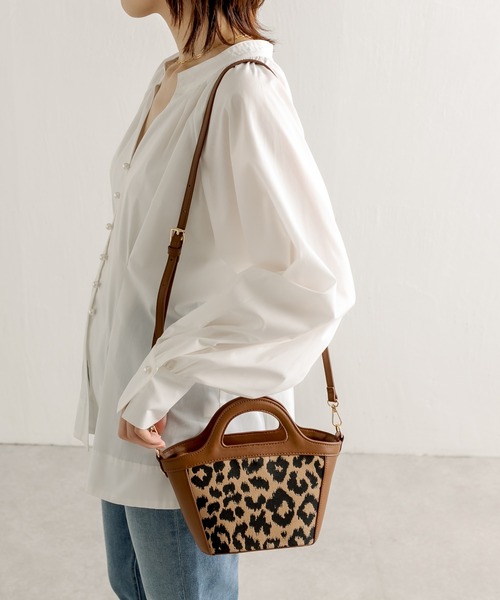 PAPILLONNER(パピヨネ)の「ジャガードミニショルダーバッグ/PAPILLONNER/パピヨネ(ショルダーバッグ・レディース・ブラック/キャメル・FREE)」の10枚目の写真