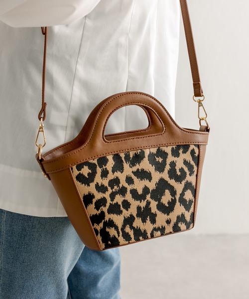 PAPILLONNER(パピヨネ)の「ジャガードミニショルダーバッグ/PAPILLONNER/パピヨネ(ショルダーバッグ・レディース・ブラック/キャメル・FREE)」の14枚目の写真