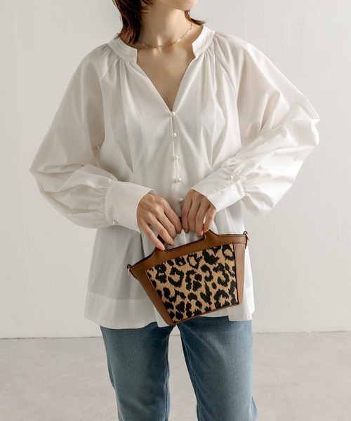 PAPILLONNER(パピヨネ)の「ジャガードミニショルダーバッグ/PAPILLONNER/パピヨネ(ショルダーバッグ・レディース・ブラック/キャメル・FREE)」の3枚目の写真