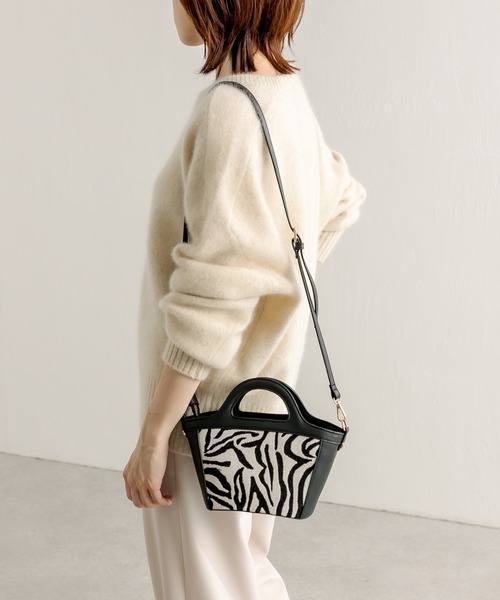 PAPILLONNER(パピヨネ)の「ジャガードミニショルダーバッグ/PAPILLONNER/パピヨネ(ショルダーバッグ・レディース・ブラック/キャメル・FREE)」の16枚目の写真