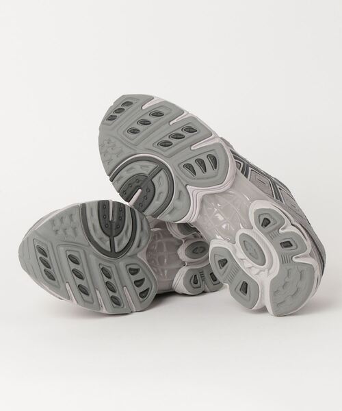 ASICS(アシックス)の「GEL-NIMBUS 9 (ゲルニンバス 9)(スニーカー・メンズ・グレー・24/25/26/27/28/29/28.5/25.5/26.5/27.5/24.5/23.5)」の3枚目の写真