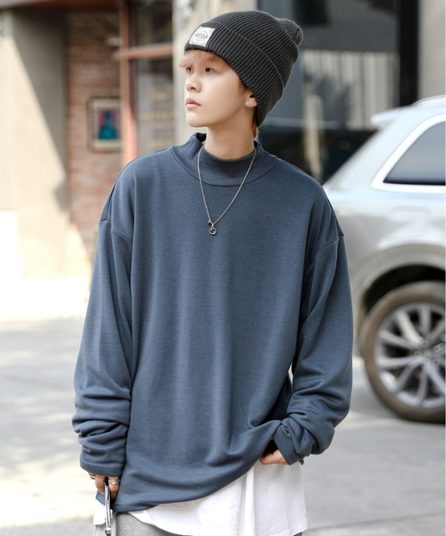 neos(ネオス)の「【neos -addictive design-】ルーズシルエット モックネック ポンチ ロングスリーブ Tシャツ(Tシャツ/カットソー・メンズ・ホワイト/チャコールグレー/ブラック/ネイビー/ブラウン/ブルーグレー/ワインレッド/杢グレー/グリーン/ベージュ・MEDIUM/LARGE)」の4枚目の写真