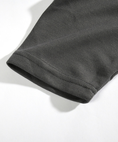 neos(ネオス)の「【neos -addictive design-】ルーズシルエット モックネック ポンチ ロングスリーブ Tシャツ(Tシャツ/カットソー・メンズ・ホワイト/チャコールグレー/ブラック/ネイビー/ブラウン/ブルーグレー/ワインレッド/杢グレー/グリーン/ベージュ・MEDIUM/LARGE)」の15枚目の写真