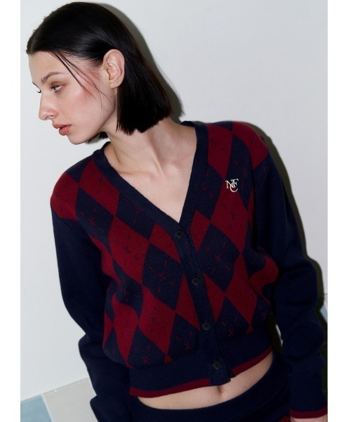 FANCY CLUB(ファンシークラブ)の「A'GEM/9 × .kom『 FANCY CLUB/ファンシークラブ』HEARTFELT ARGYLE CARDIGAN/ハートフル ニットアーガイルカーディガン(カーディガン/ボレロ・レディース・パープル/ボルドー・FREE)」の6枚目の写真