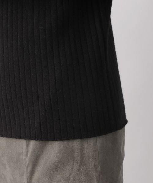 LOWRYS FARM（ローリーズファーム）の「マシンウォッシャブルハイネックロングスリーブ　165166（Tシャツ/カットソー・レディース・ホワイト/ブラック/パープル/ピンク/ベージュ・FREE）」の11枚目の写真