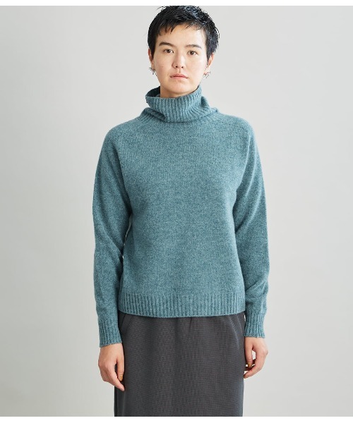 SIPULI（シプリ）の「Australia Lamb ハイネックホールガーメントニット（ニット/セーター・レディース・ベージュ/グリーン系その他3/グレー系その他/オレンジ・2）」の4枚目の写真